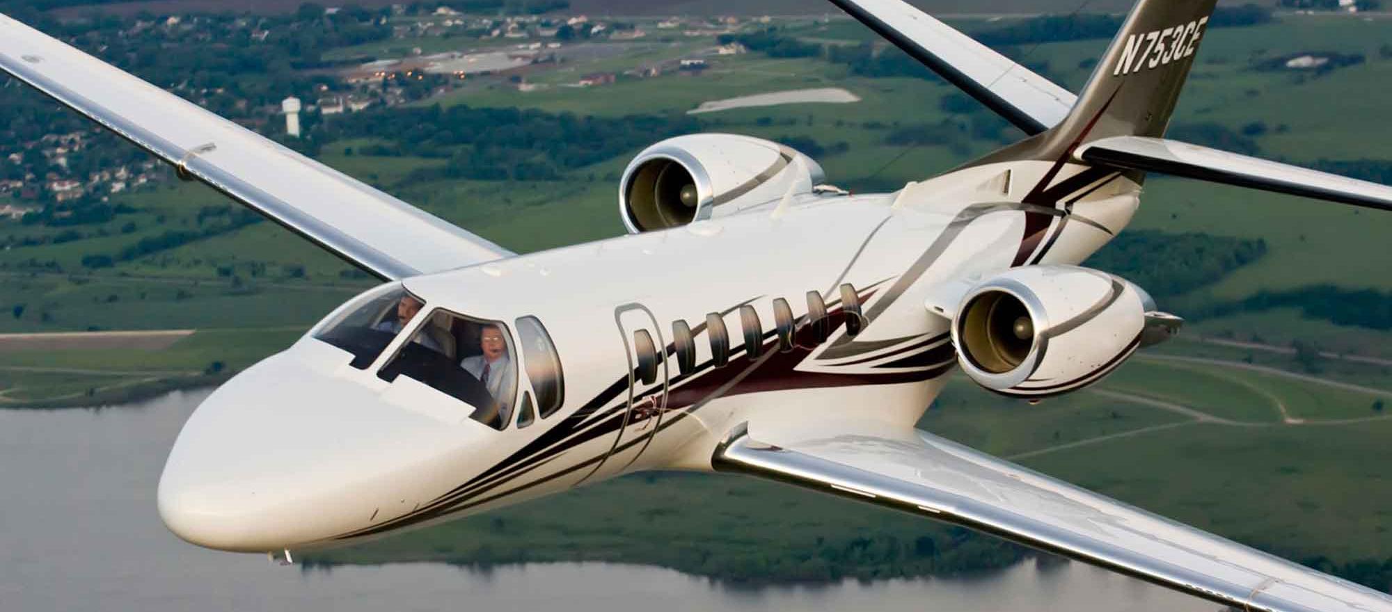 Cessna Citation V flying