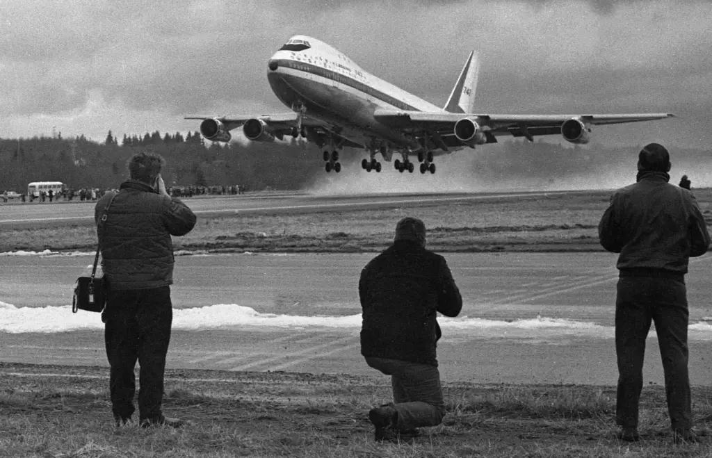 The Day the World Got Smaller: The Historic First Flight of the Boeing 747 Jumbo Jet