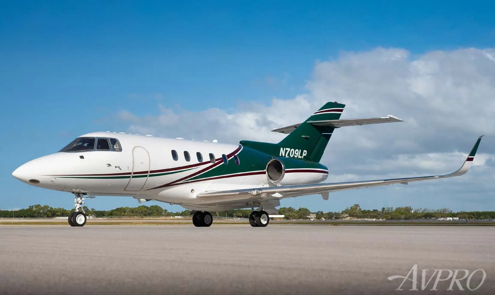 1997 Hawker 800XP business jet for sale exterior view on ramp N709LP