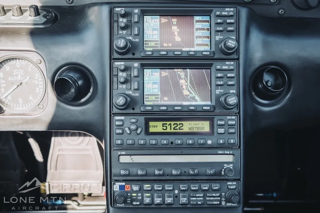 Cirrus SR22 G3 avionics stack with dual Garmin GNS 430W and GTX330ES transponder