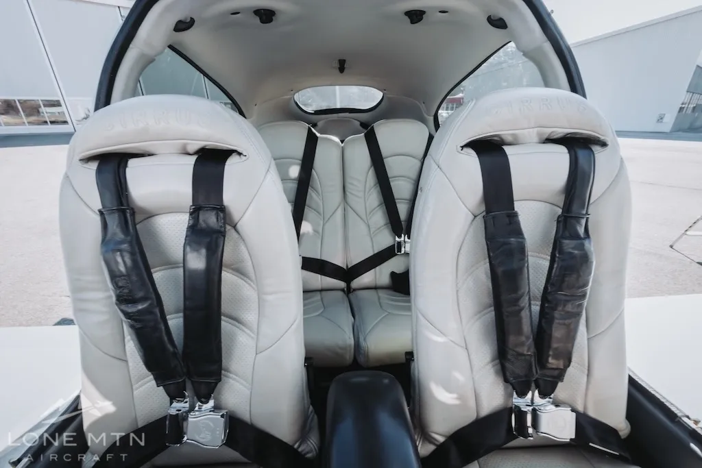 Cirrus SR22 G3 white leather front seats with AMSafe airbag seatbelts