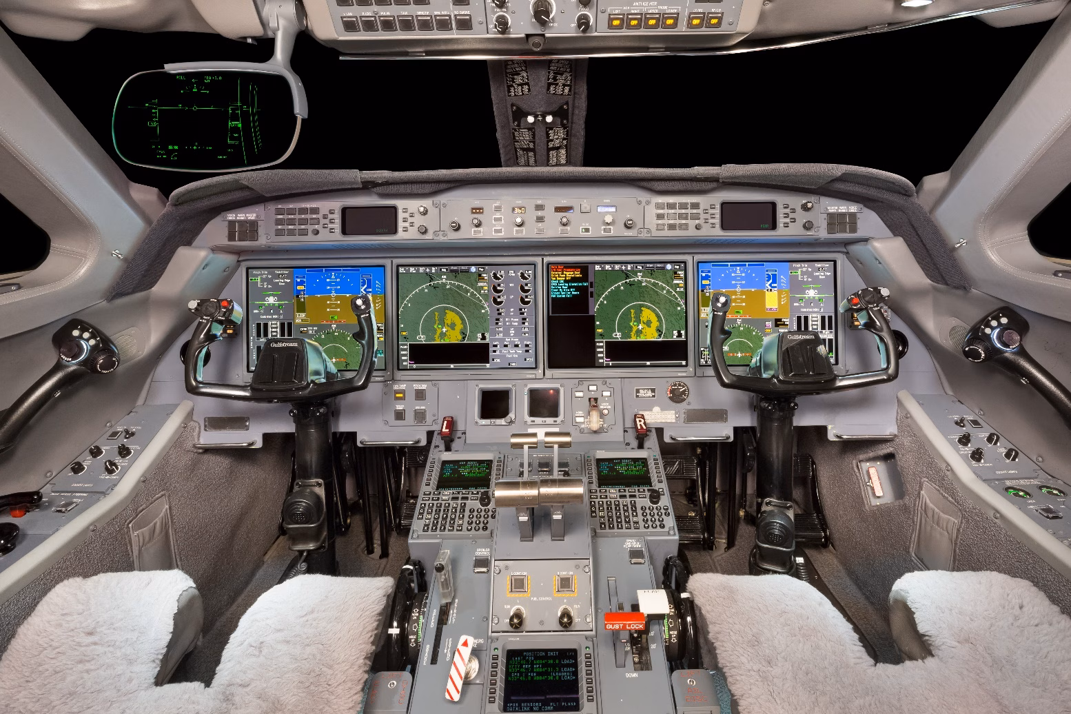 2014 Gulfstream G550 cockpit with PlaneView avionics and HUD