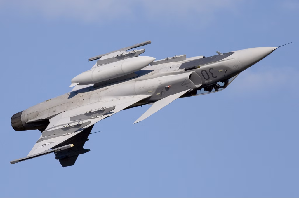 Hungarian Defense Forces Launch Investigation Following Gripen Crash